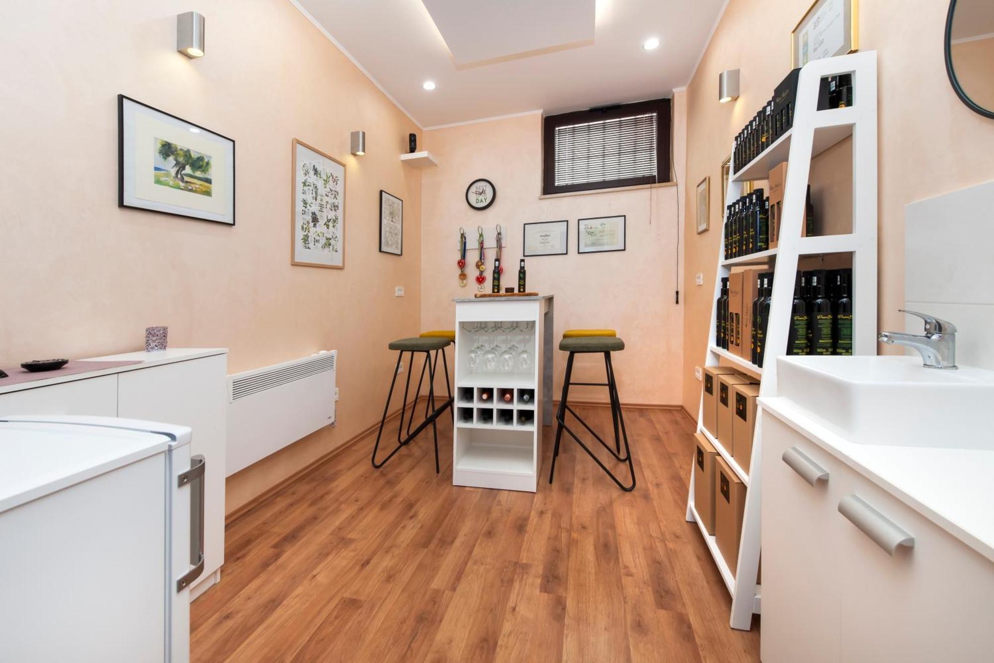 Olea Magica Apartments ロヴィニ エクステリア 写真
