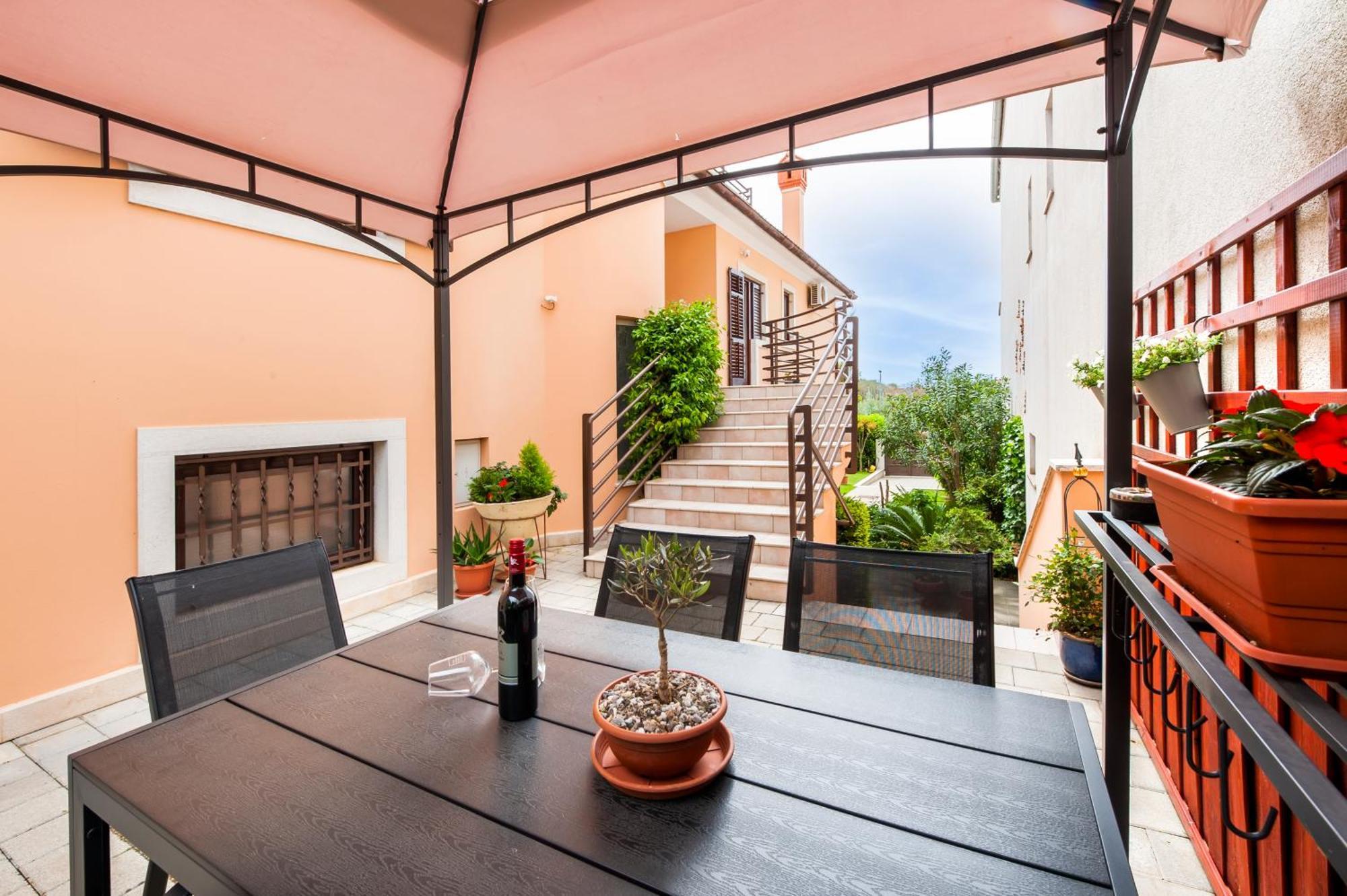 Olea Magica Apartments ロヴィニ エクステリア 写真