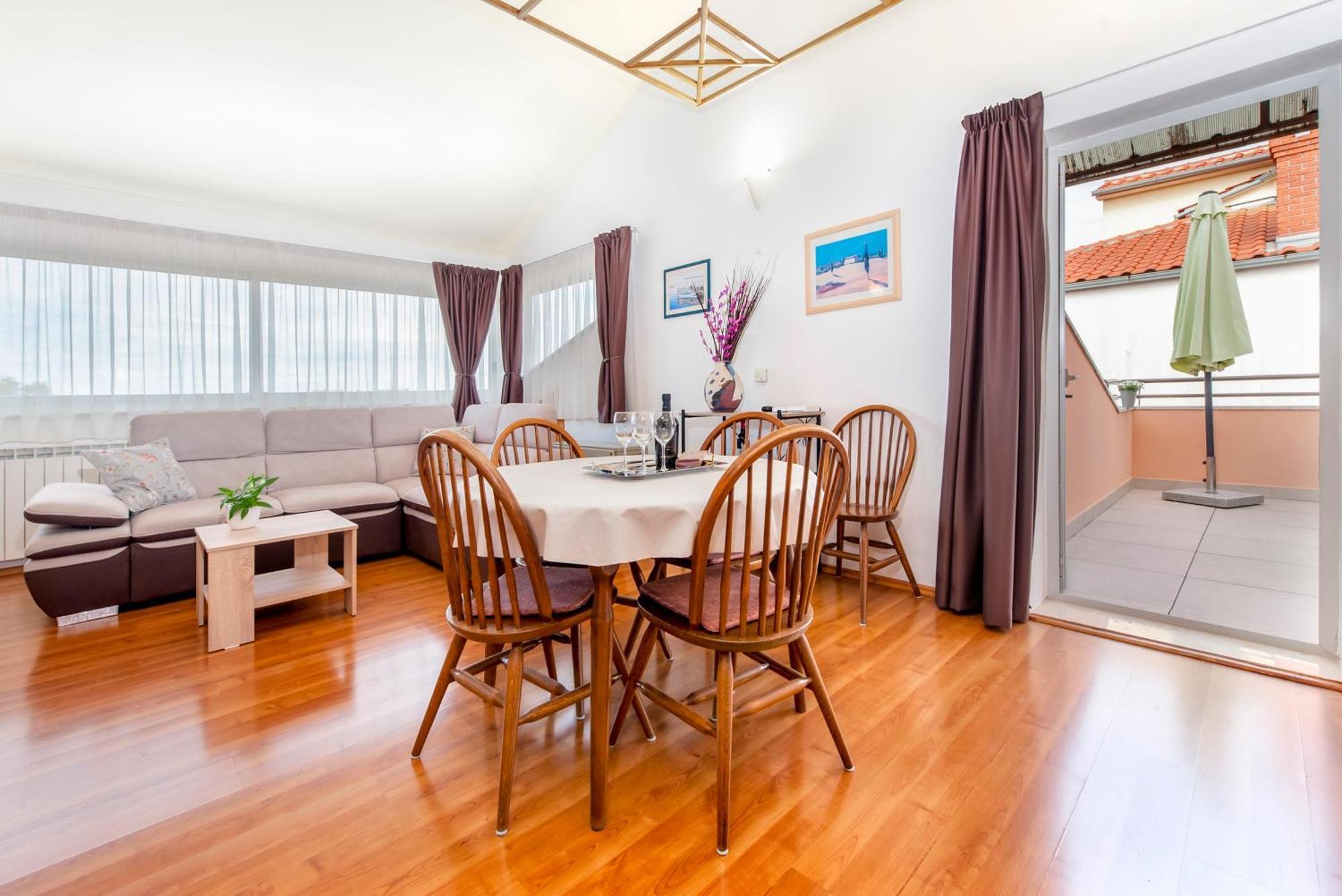 Olea Magica Apartments ロヴィニ エクステリア 写真