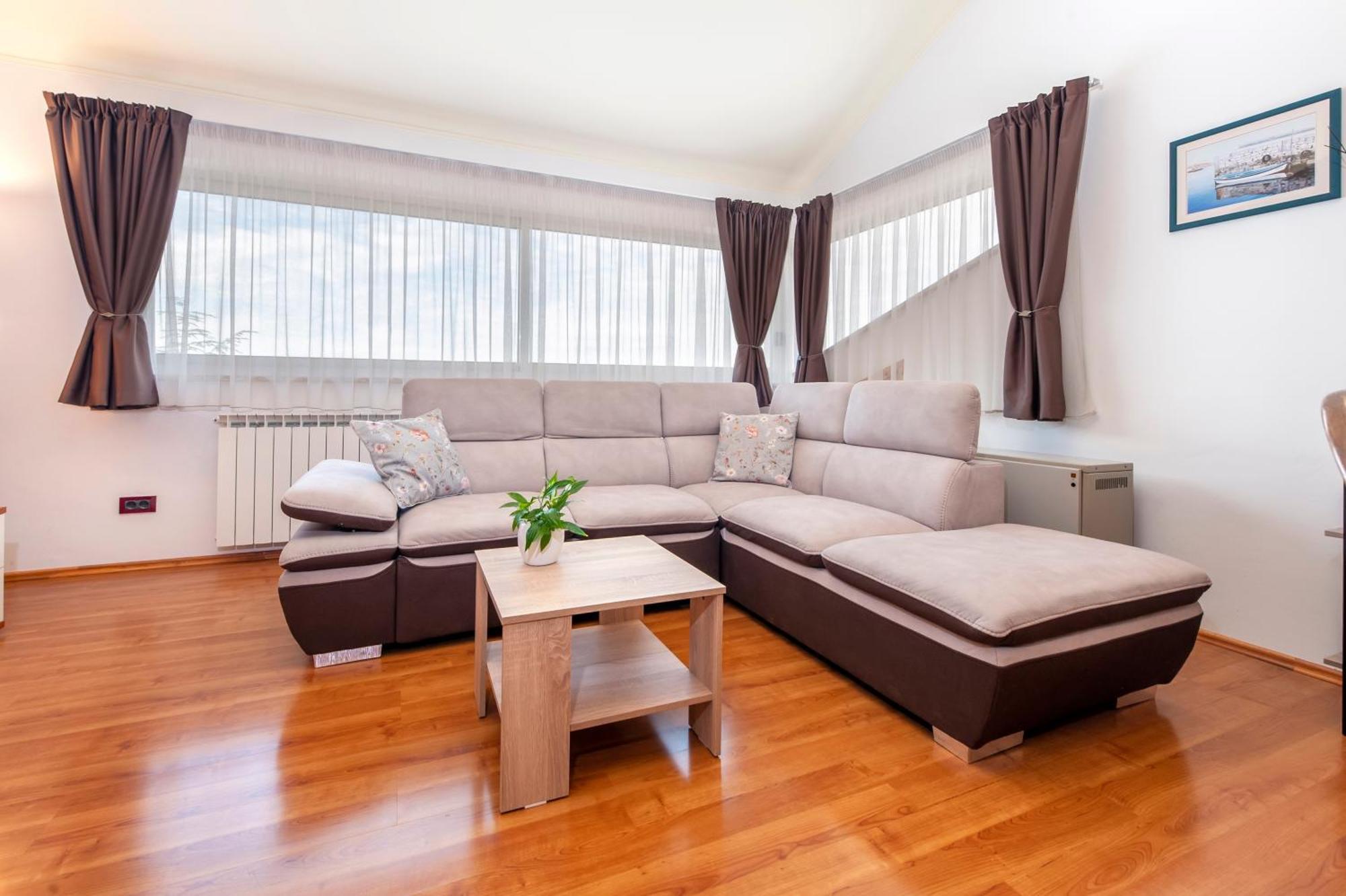 Olea Magica Apartments ロヴィニ エクステリア 写真