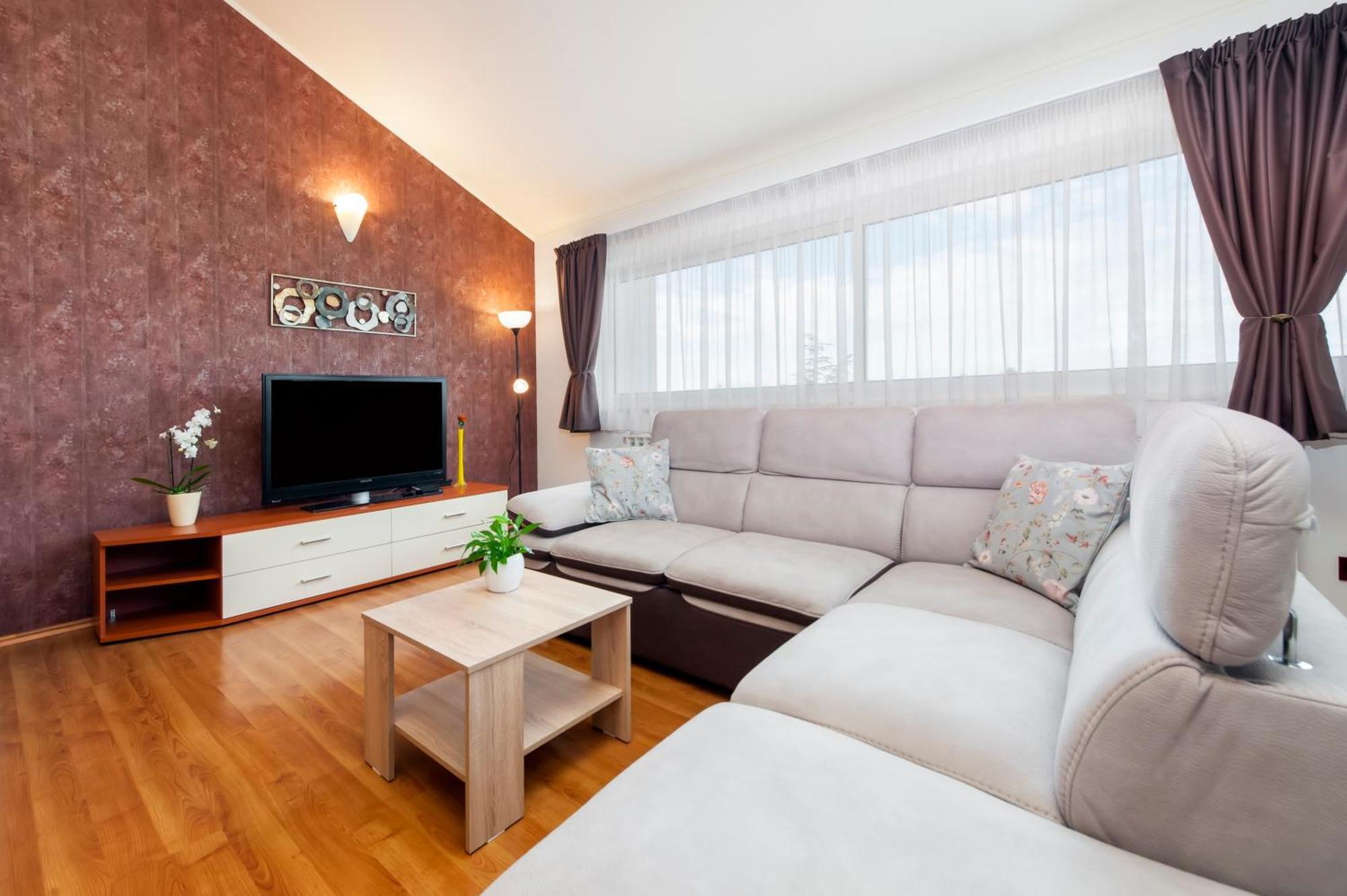 Olea Magica Apartments ロヴィニ エクステリア 写真
