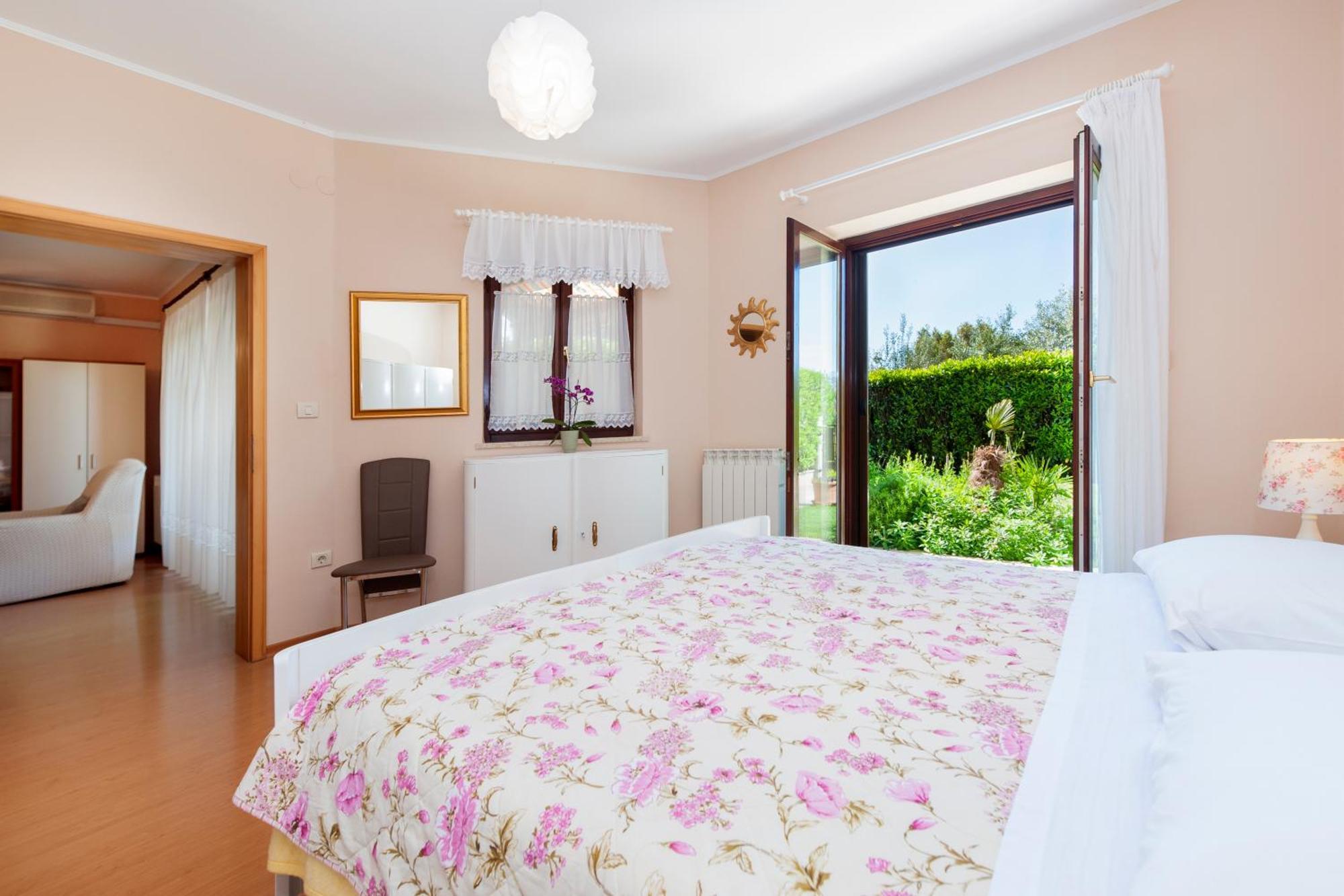 Olea Magica Apartments ロヴィニ エクステリア 写真