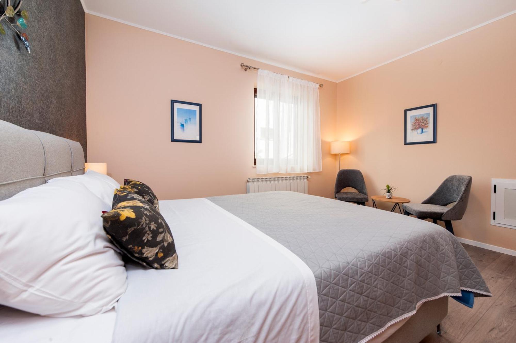 Olea Magica Apartments ロヴィニ エクステリア 写真